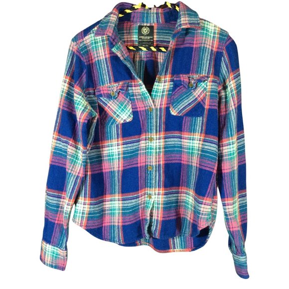 American Eagle Outfitters Tops - Size: Medium - Purple/Pink/Blue Plaid Button up Shirt